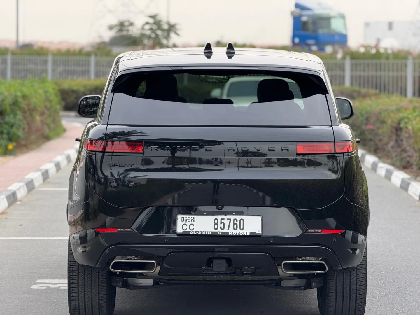 Range Rover Land 2025 - SUV thumbnail NaN Range Rover Land 2025 - SUV thumbnail NaN