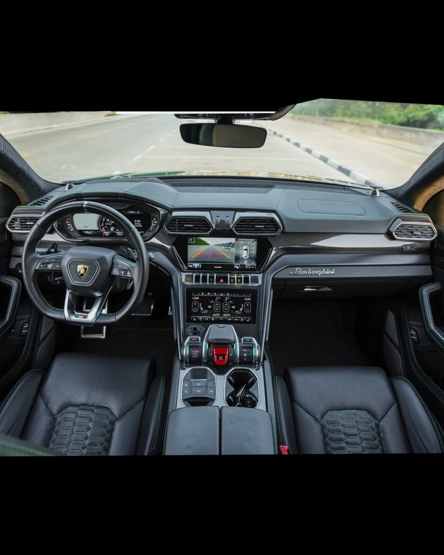 Lamborghini 2022 - SUV thumbnail NaN