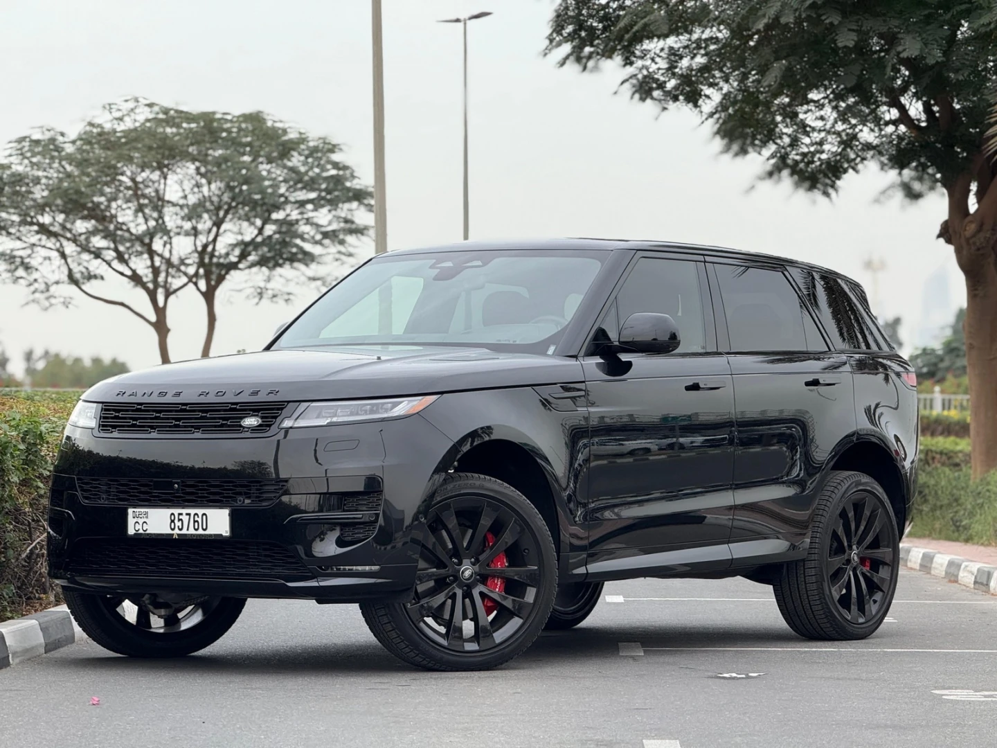 Rent Land Rover Range Rover Sport 2025 Black - undefined