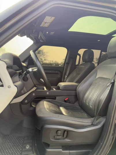 Rent Land Rover Defender V6 2021 - undefined